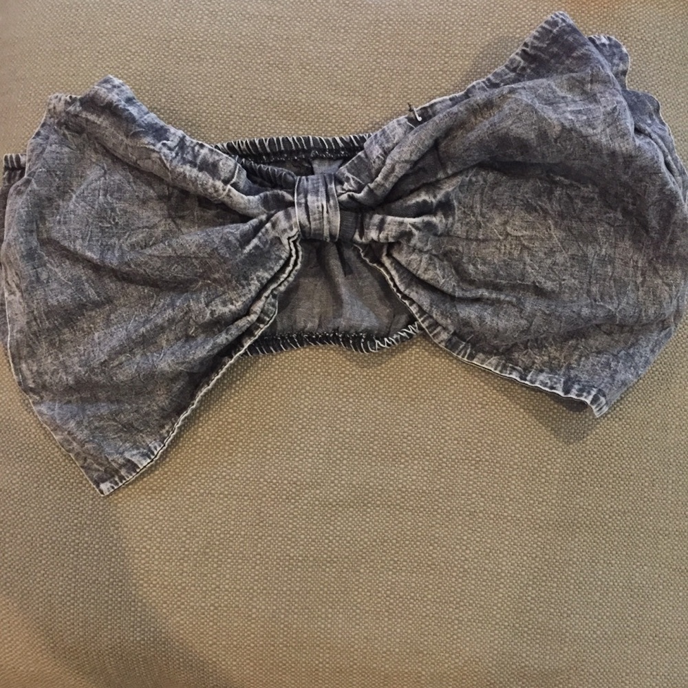 Crop top with a bow